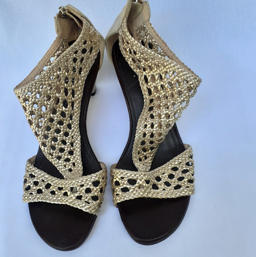 Donald J Pliner Vero Cuoio shoes.